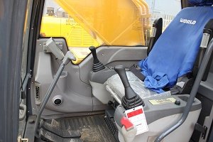 excavator luxury cabin.jpg excavator luxury cabin.jpg